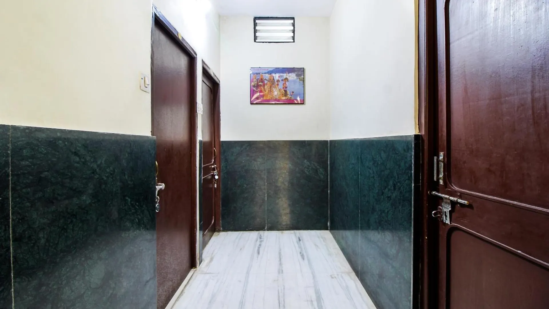 Hotel O Anupam Udaipur 2*,  Índia